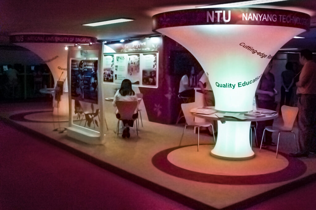 Stand de la Universidad de Singapur en Master and More, Dusseldorf